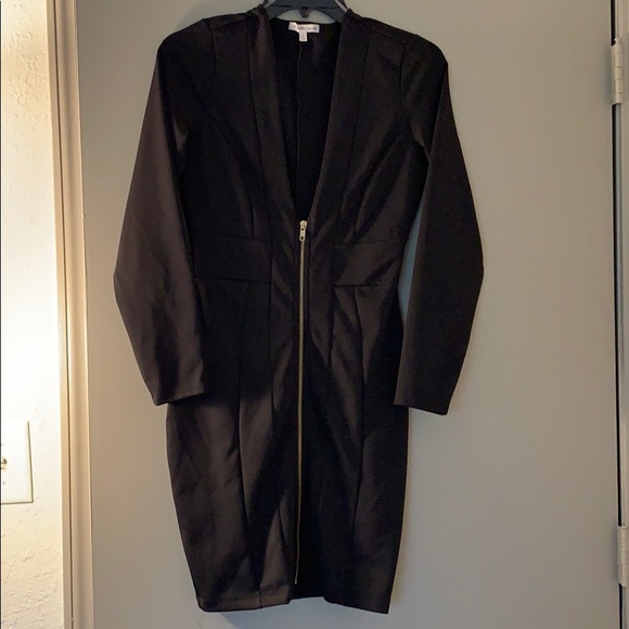 Black dress - Picture 1 of 5